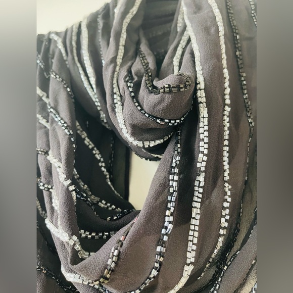 TILO Scarves Sparkle ❤️ Gorgeous hand-beaded with a gorgeous weight like jewelry - Picture 11 of 11